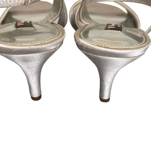 Nina New York Strappy Silver Satin & Sparkle Heel Event Pumps Platform 9M - Picture 8 of 9